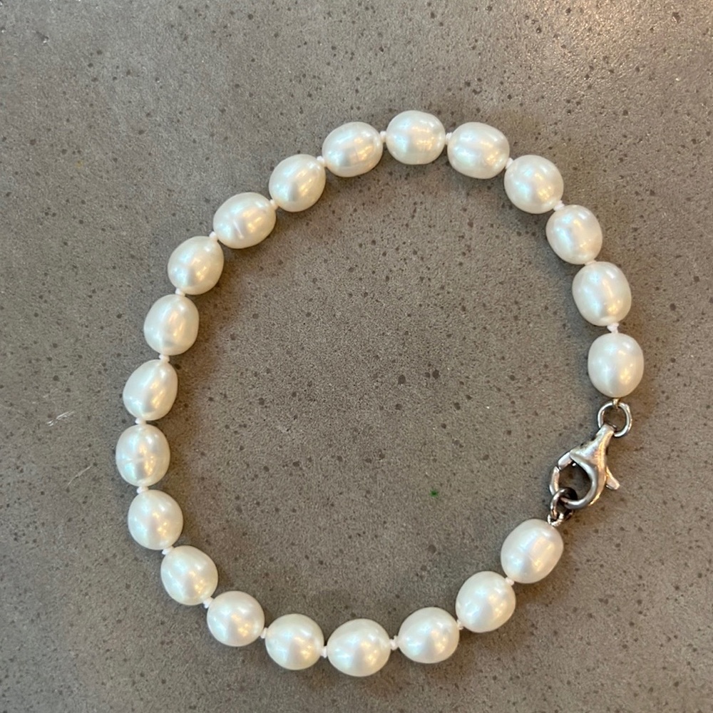 Pearl bracelet